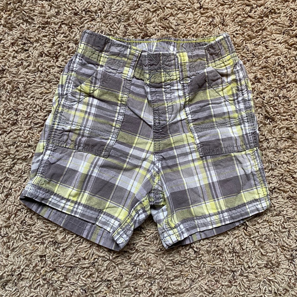 4/$20 Carter’s 18 month plaid shorts